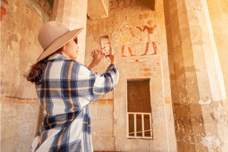 Crociera sul Nilo periodo migliore, una donna a luxor Crociera sul Nilo periodo migliore, una donna a luxor