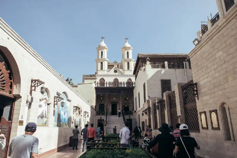 Cosa vedere in Egitto, La chiesa sospesa al cairo copto Cosa vedere in Egitto, La chiesa sospesa al cairo copto