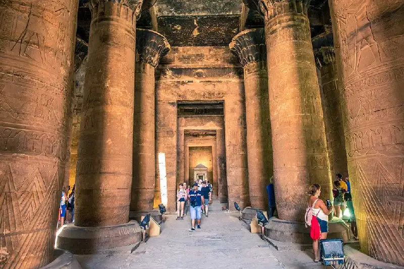 Cosa vedere in Egitto, Il tempio di Edfu Cosa vedere in Egitto, Il tempio di Edfu