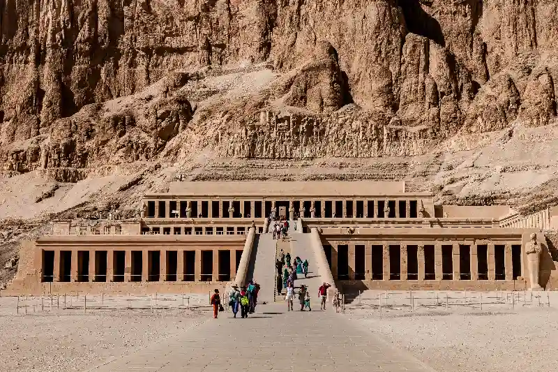 Il tempio di Hatshepsut, Templi Egizi