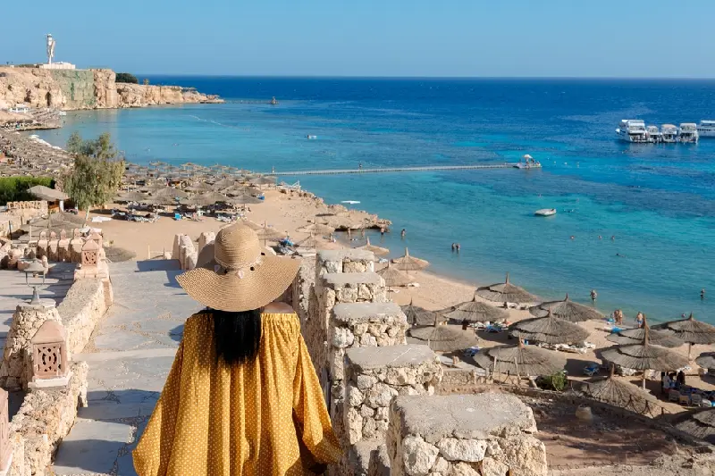 Cosa vedere in Egitto, una donna sul Mar Rosso Cosa vedere in Egitto, una donna sul Mar Rosso
