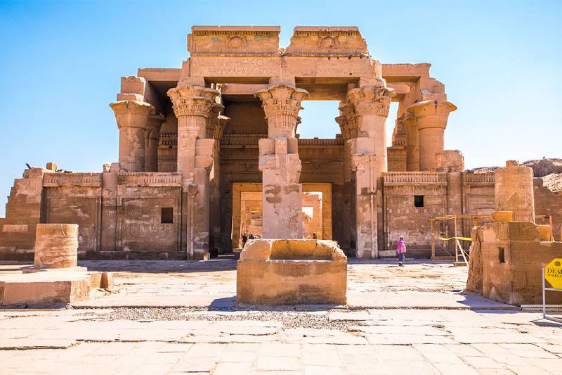 il tempio di kom ombo che rappresenta una tappa interessante durante il tour Cairo e crociera sul Nilo