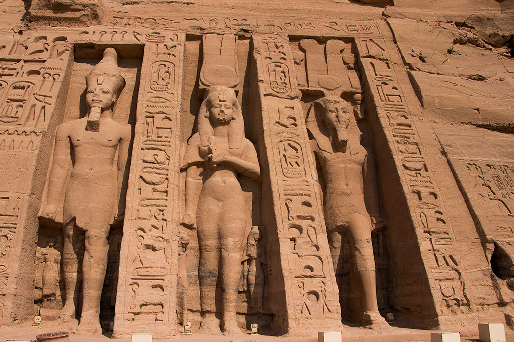 IL Tempio della regina Nefertari al tempio di abu sembel