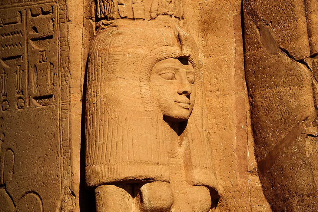la statua della regina Nefertari