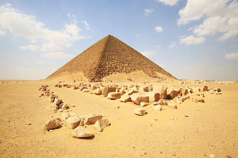 La piramide Rossa di snefru alla necropoli di saqqara La piramide Rossa di snefru alla necropoli di saqqara