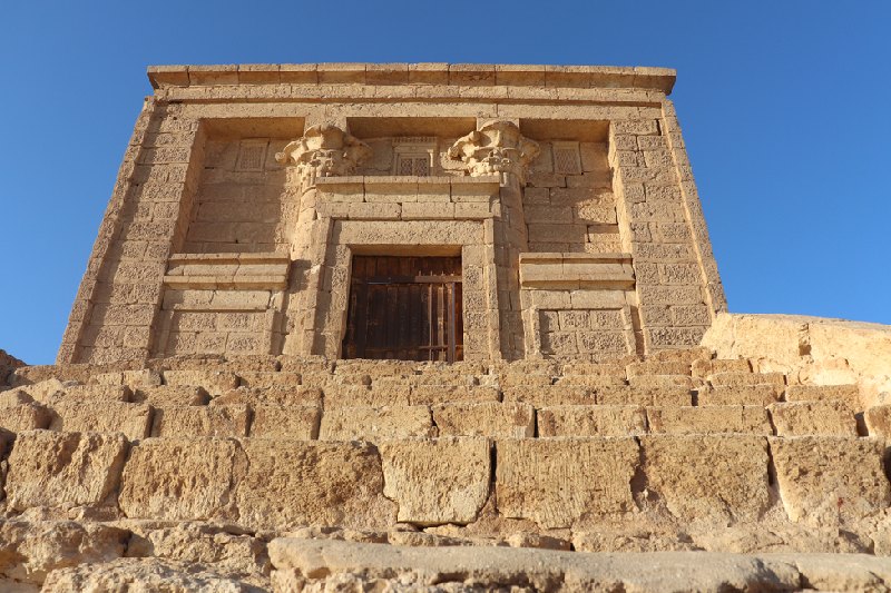 Statua egiziana, Tempio a Minya