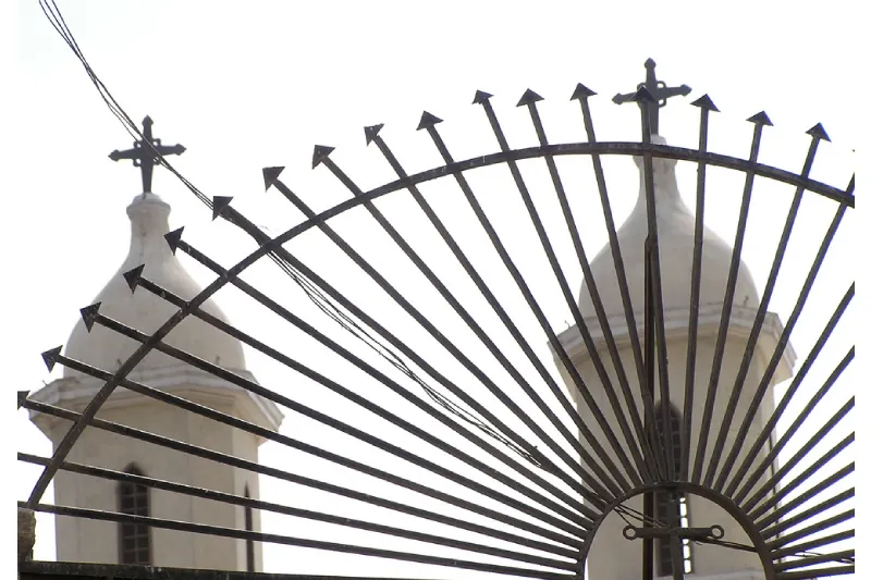 Chiesa Sospesa, la chiesa dall'estero Chiesa Sospesa, la chiesa dall'estero