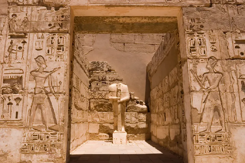 Ramses iii, le mure del museo di Ramses terzo Ramses iii, le mure del museo di Ramses terzo