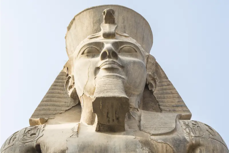 Ramesse ii, la faccia della statua Ramesse ii Ramesse ii, la faccia della statua Ramesse ii