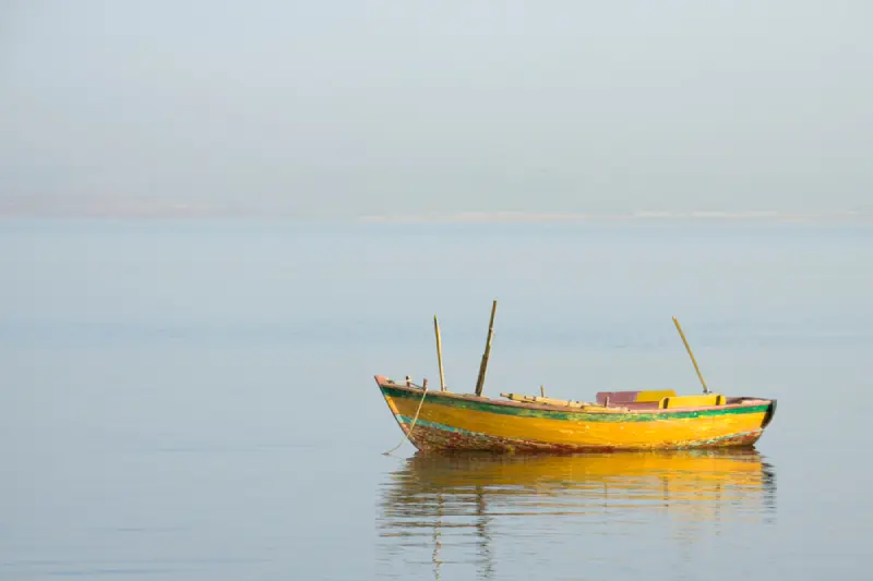 Lago Qarun, una barca a Fayoum Lago Qarun, una barca a Fayoum