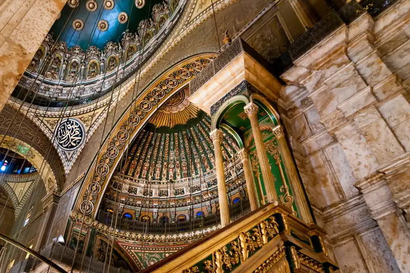 il tetto della moschea di muhammed ali dall'interno